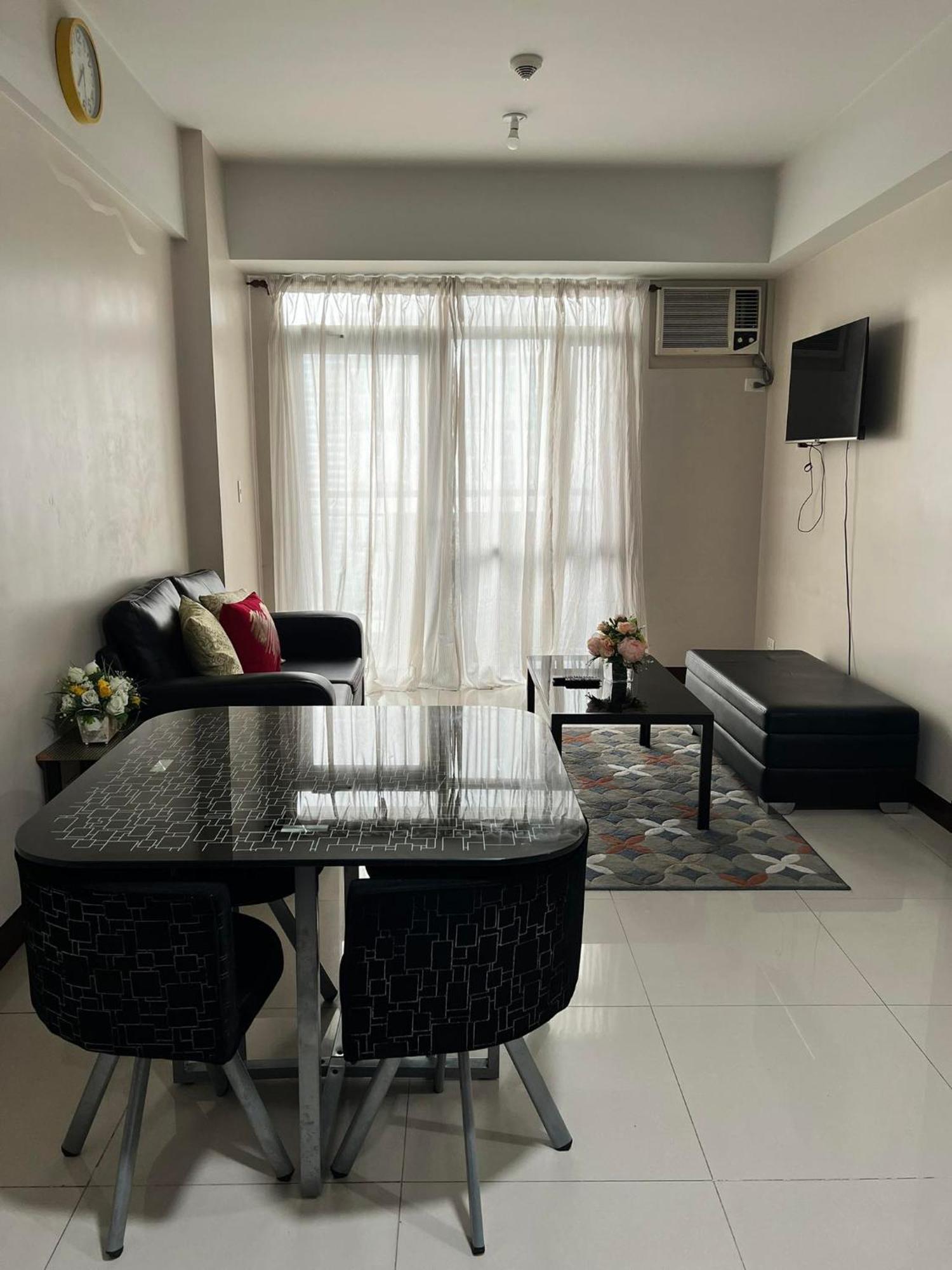 Manhattan Heights Towerb In Araneta Cubao 5Mins Walk To Smart Araneta Lejlighedshotel Manila Eksteriør billede